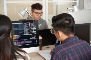 trabajo-conjunto-programadores-talentosos_1098-17280.jpg